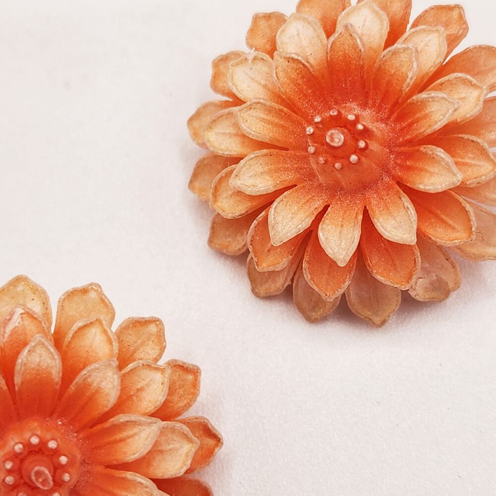 Big Vintage Flower Earrings Chrysanthemum Coral Peach Retro Resin Clip On Floral